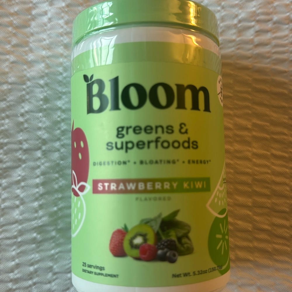 NWT Bloom greens and superfoods mix 25 servings